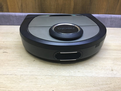 Neato Robotics Botvac D7 Connected vacuum robot with charging station, I31182
