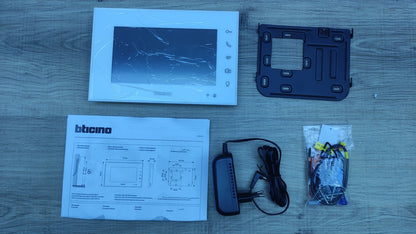 Bticino 334253 Video-Türsprechanlage, Inneneinheit, mit 2 Drähten, 7Zoll, I32612