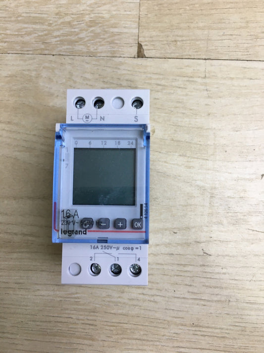 LEGRAND 412654 Digital Astro Time Switch, Combined Function AlphaRex D21, I32897 