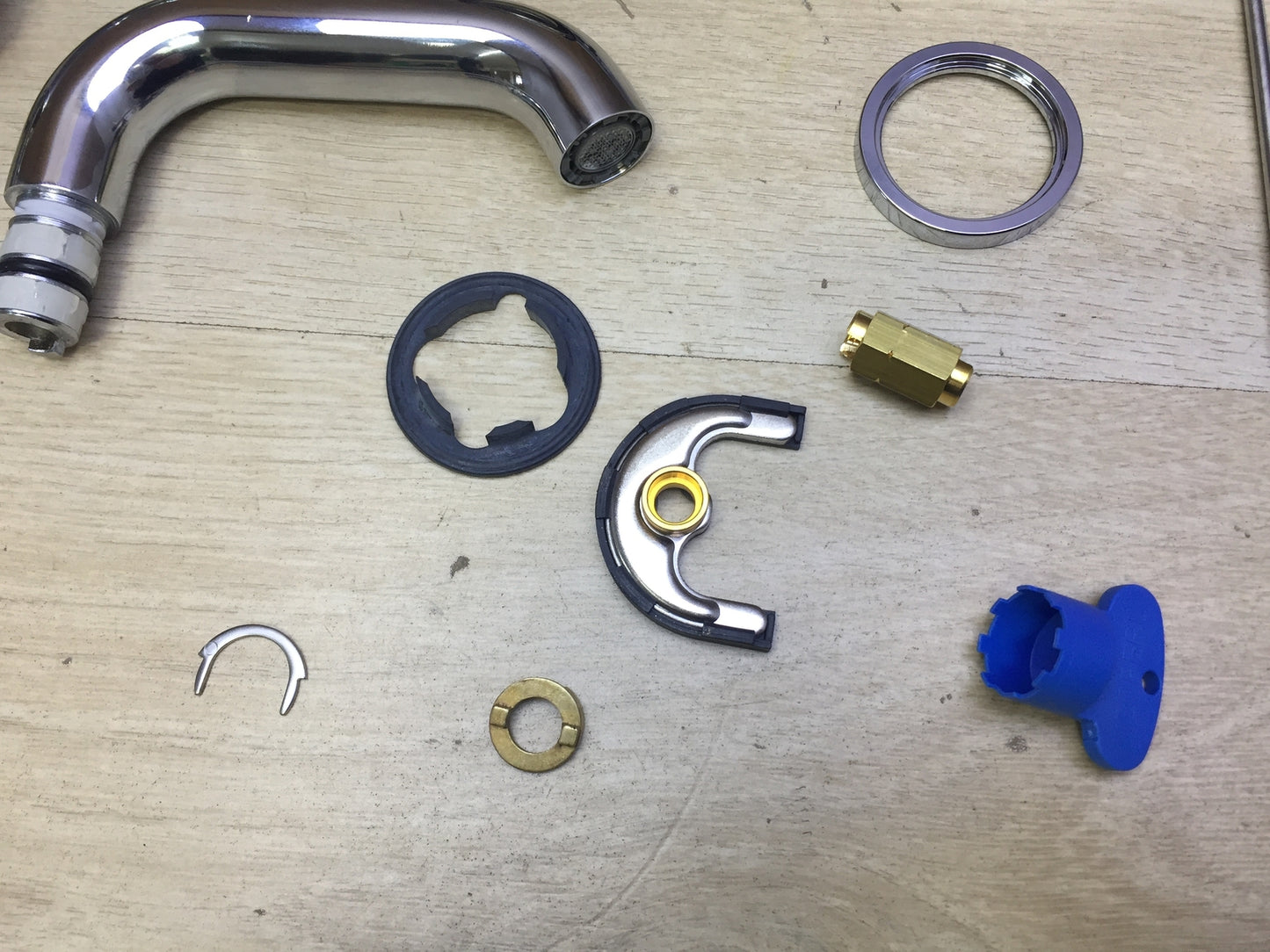 GROHE Essence Einhand-Waschtischbatterie 23462001, Wasserhahn, I31655