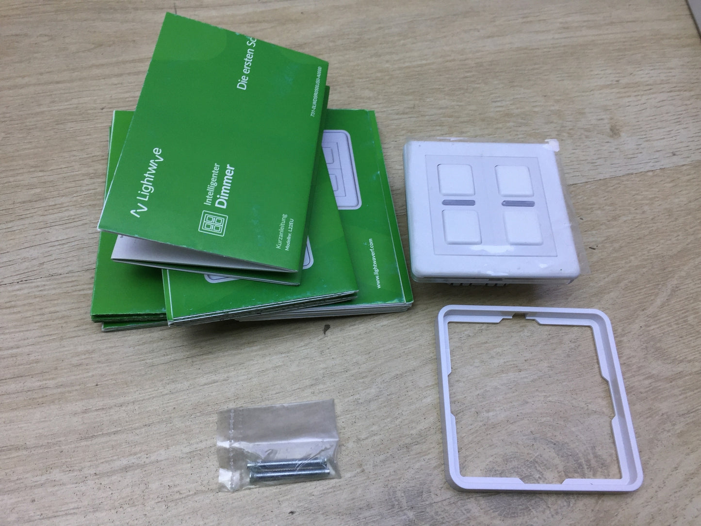 Lightwave L22EU Smart Dimmer 1 2-fach, 200 W, 230 V, I23285