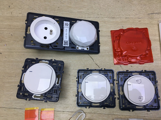 Legrand 067690 Starter-Set Céliane with Netatmo + Schalter für Rollladen, I31344