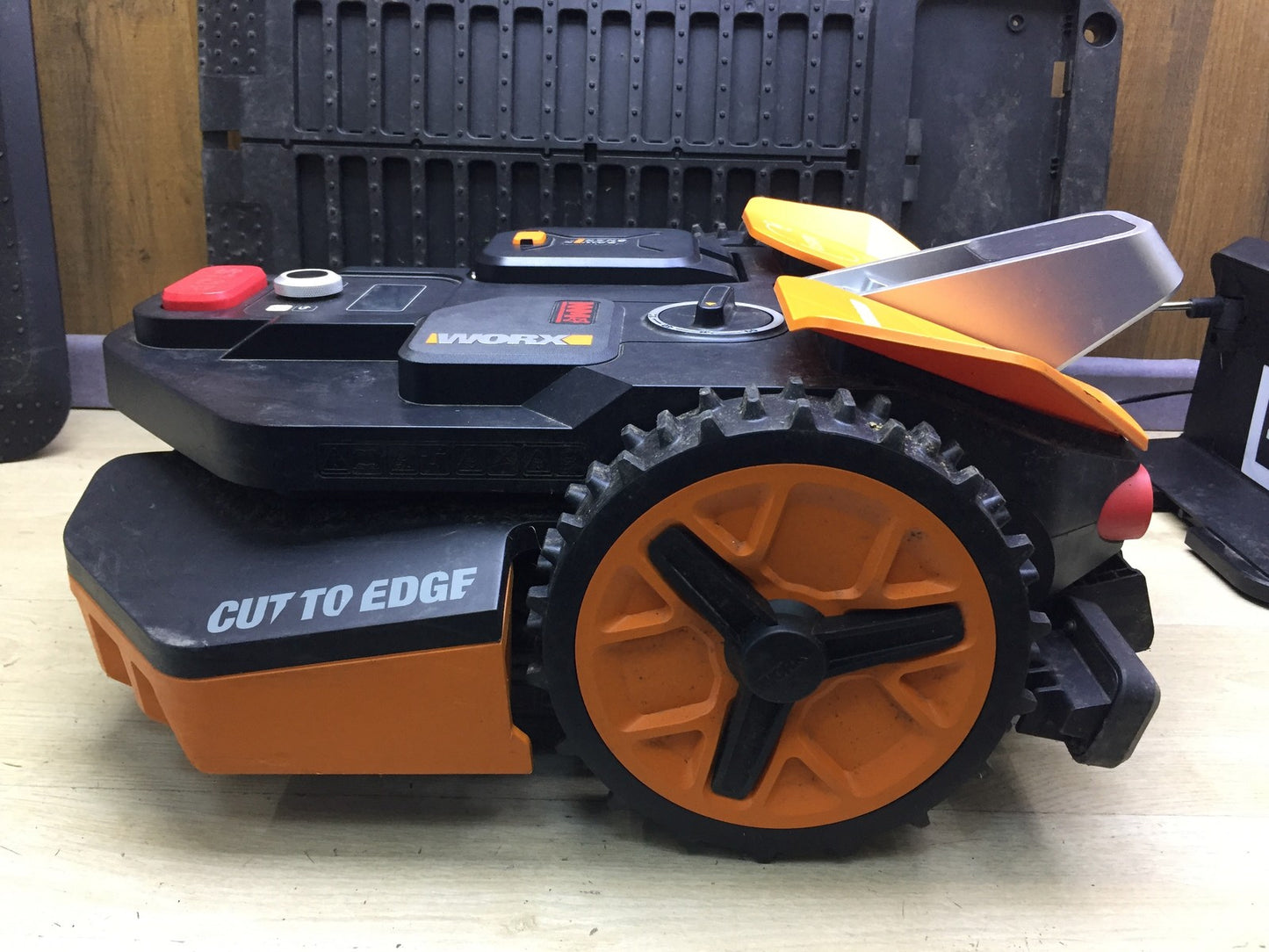 WORX Landroid Vision M800 Mähroboter WR208E.1 für Gärten bis 800m², I34185