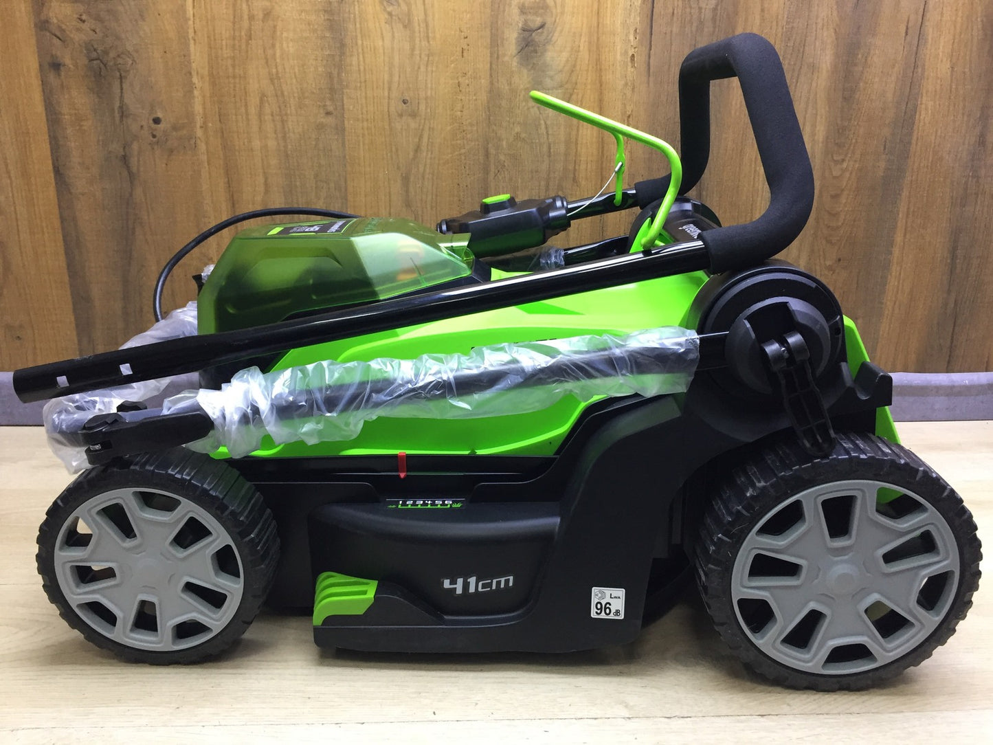 Greenworks G24X2LM41 Kabelloser Akku-Rasenmäher solo,  bis zu 440 m², I34251