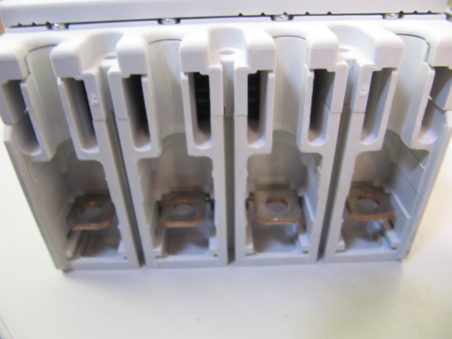 Legrand Box Formholz dpx3 420740 – DPX³ 160 Mag. 3P + N/2 160 A 25 KA, V00922