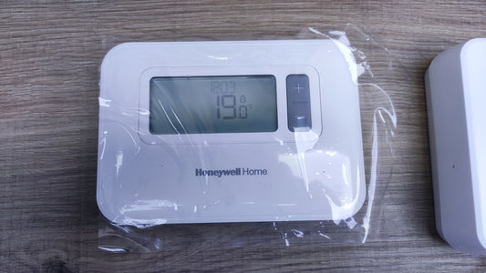 Honeywell T3R 7-Day Programmable Wireless Thermostat, I30557