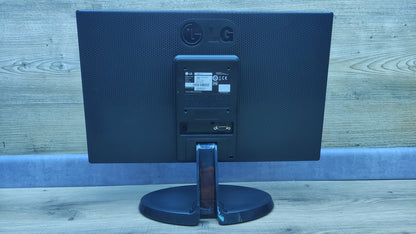 LG 19M38A-B Monitor 18,5" LED 1366x768 VGA 60Hz 5ms schwarz