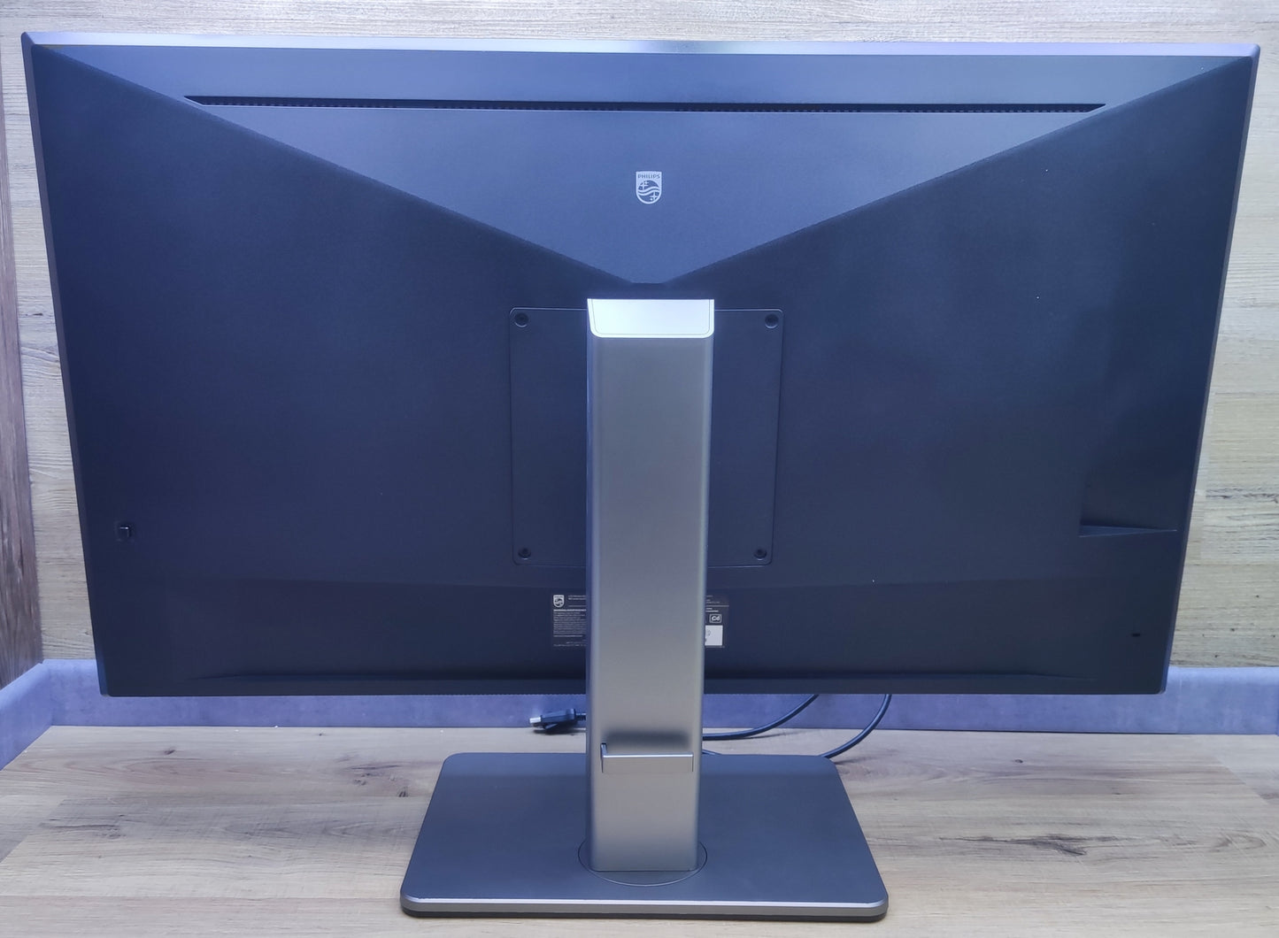 Philips 439P1 4K Monitor 42.51" UHD 3840x2160 HDR USB-C RJ-45 Adaptive Sync 