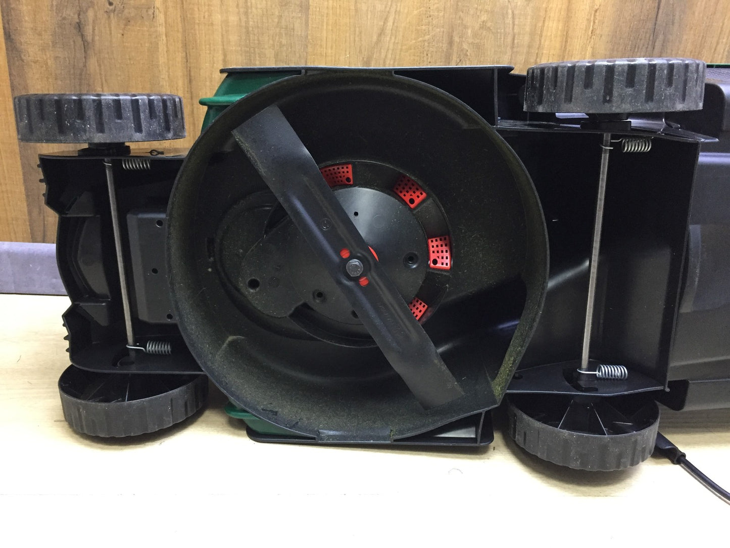 Bosch Akku-Rasenmäher EasyMower 18V-32-150 SOLO, bis zu 100 m2, I33731