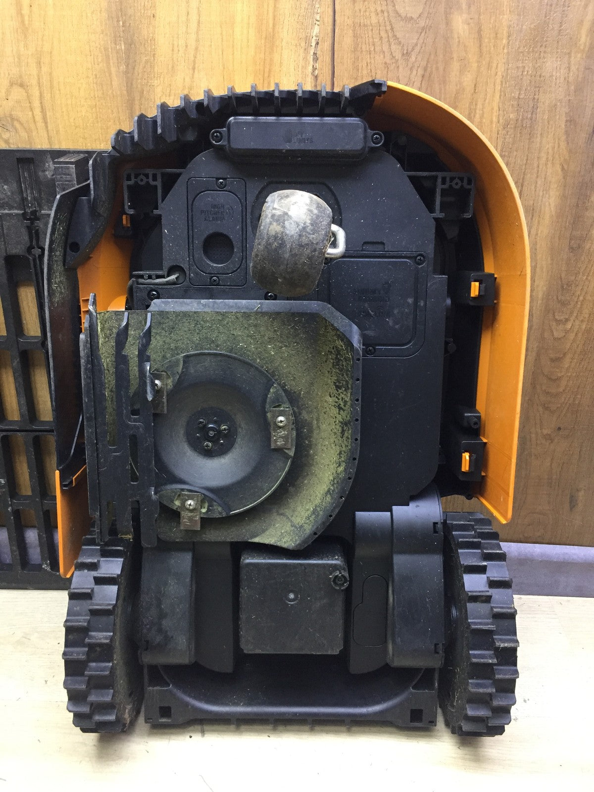 WORX Landroid M700 PLUS WR167E Mähroboter für Gärten bis 700 qm, I34210