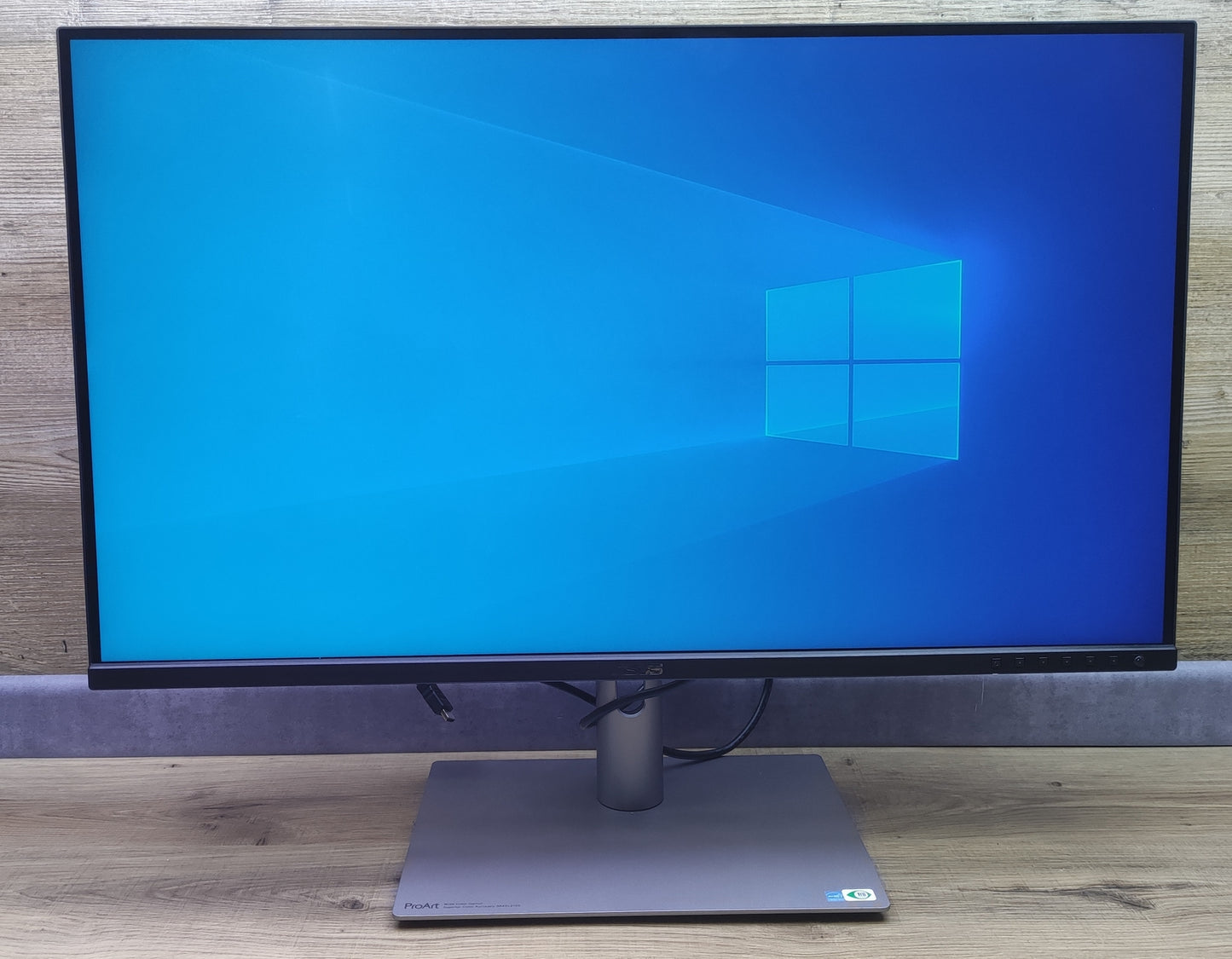 ASUS ProArt PA329CRV 4K Monitor 31.5" UHD 3840x2160 HDR USB-C Adaptive Sync 