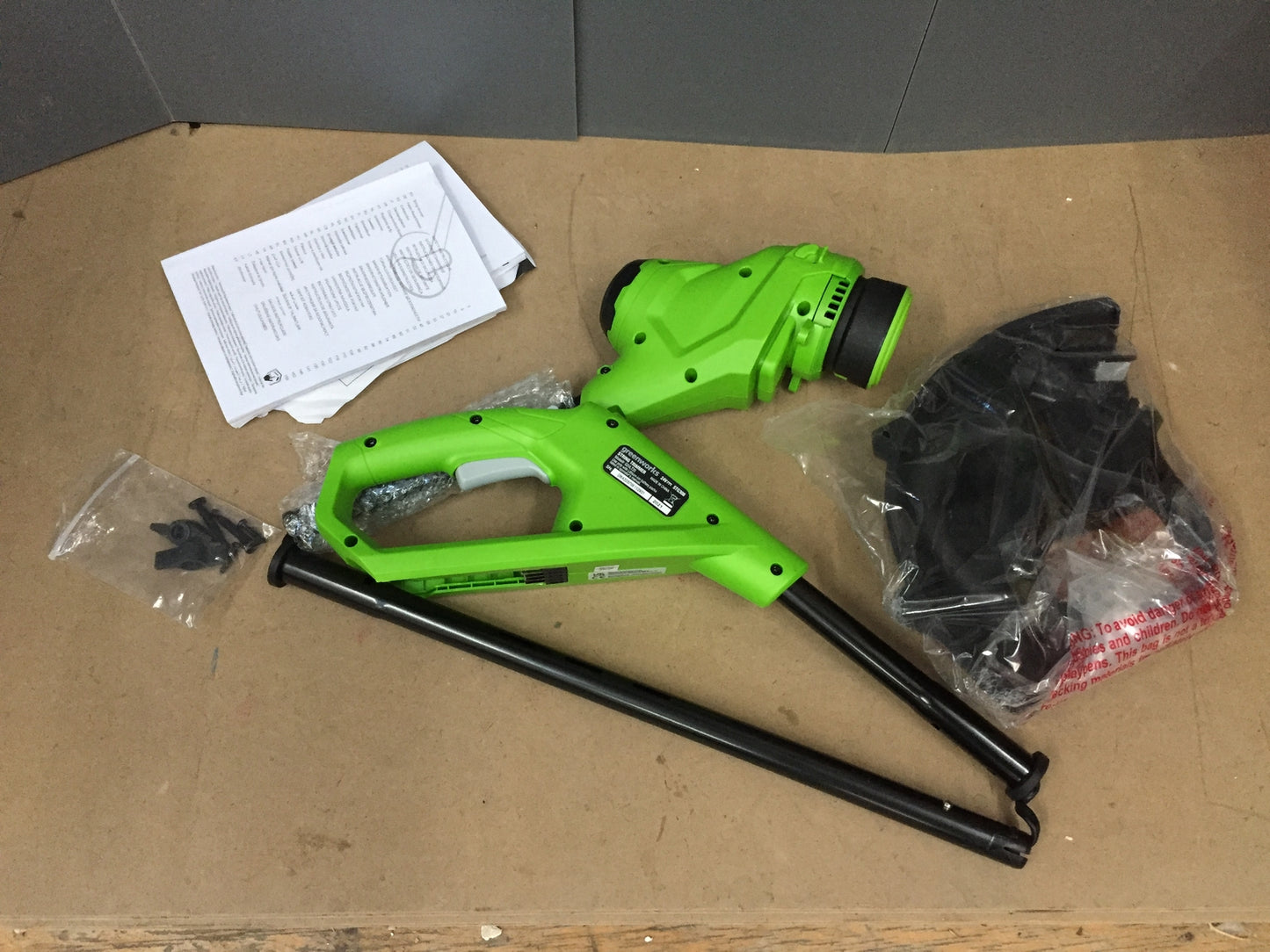 Greenworks Rasenmäher GD24LM33 und Rasentrimmer G24LT25 SOLO, I14173