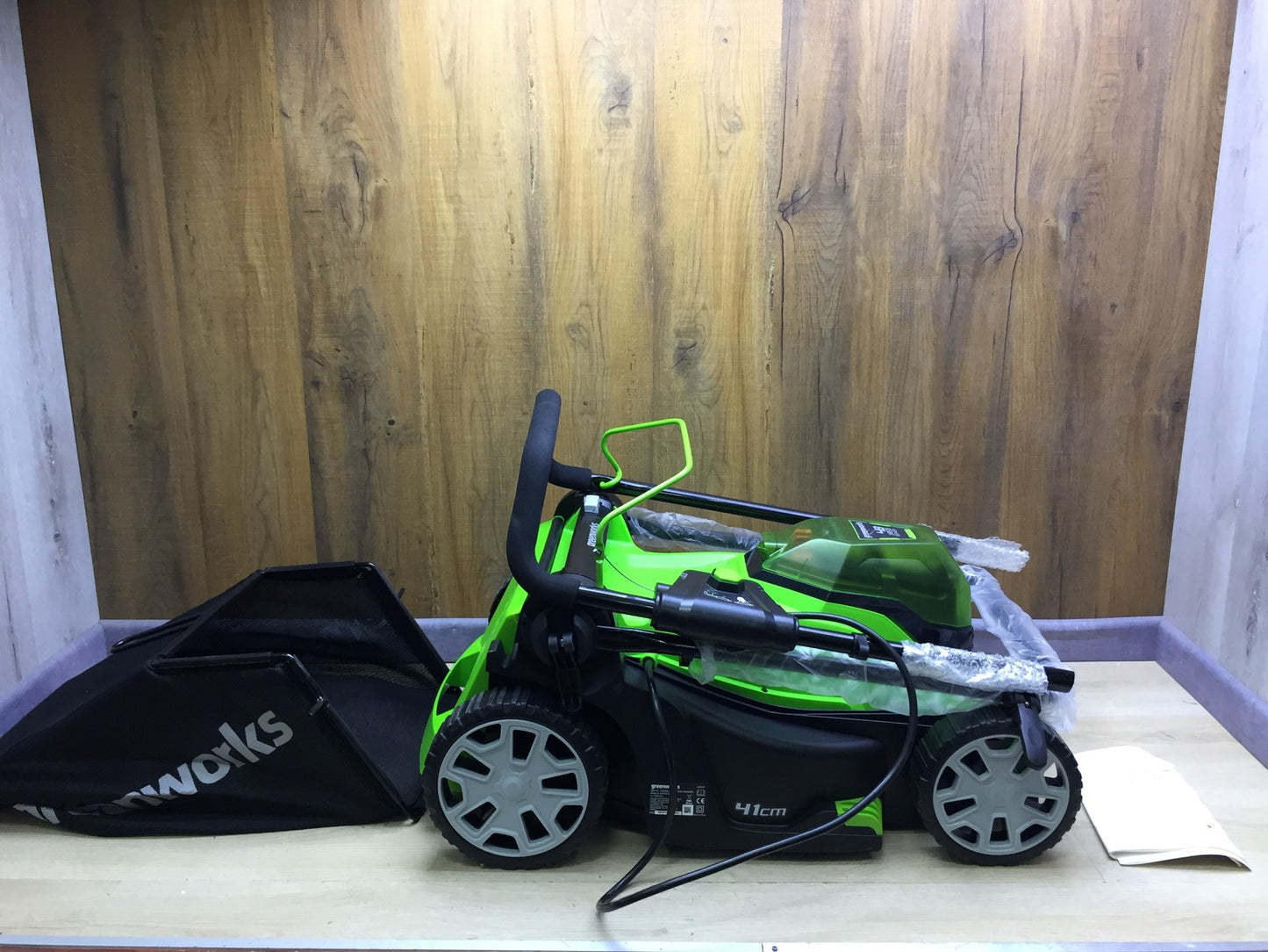 Greenworks G24X2LM41 Kabelloser Akku-Rasenmäher solo,  bis zu 440 m², I34251