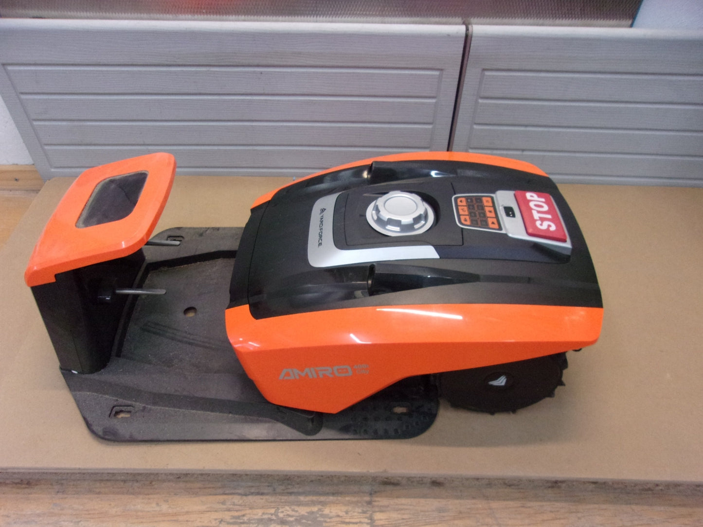 YARD FORCE AMIRO 400i Mähroboter mit App-Steuerung, bis zu 400m², I05740