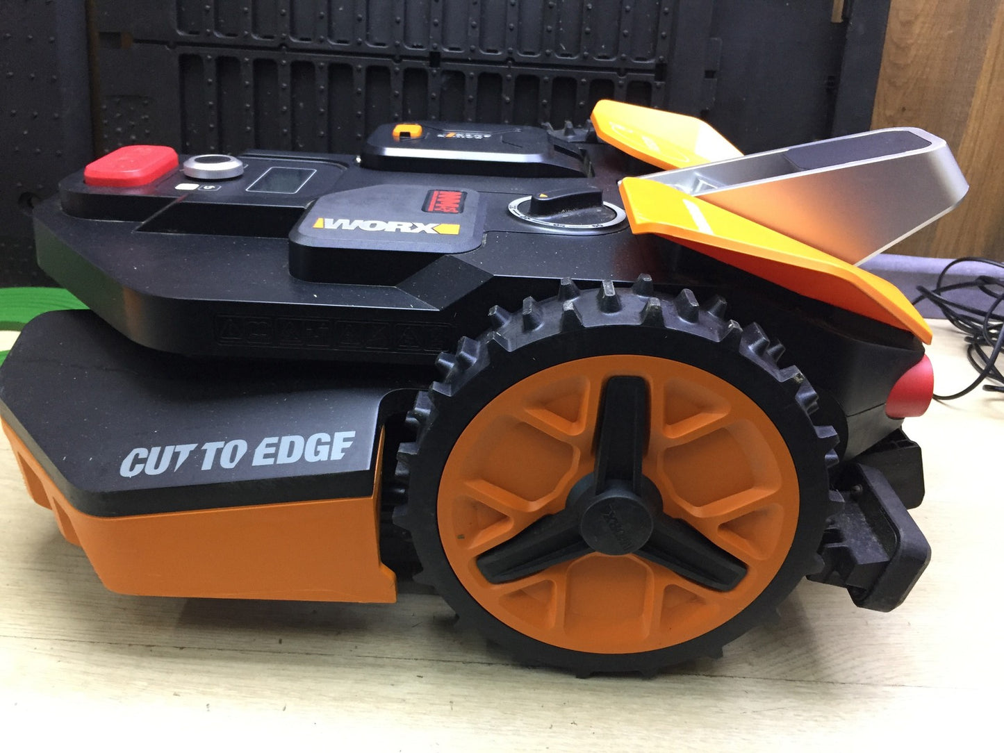 WORX Landroid Vision M550 Mähroboter WR205E für Gärten bis 550m² I33603