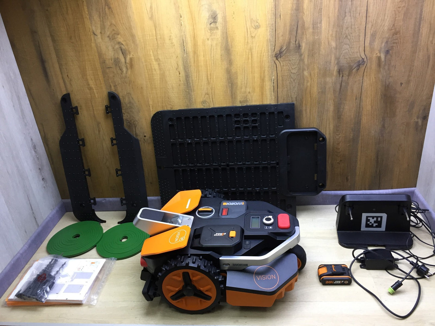 WORX Landroid Vision M600 Mähroboter WR206E, für Gärten bis 600qm, I33577