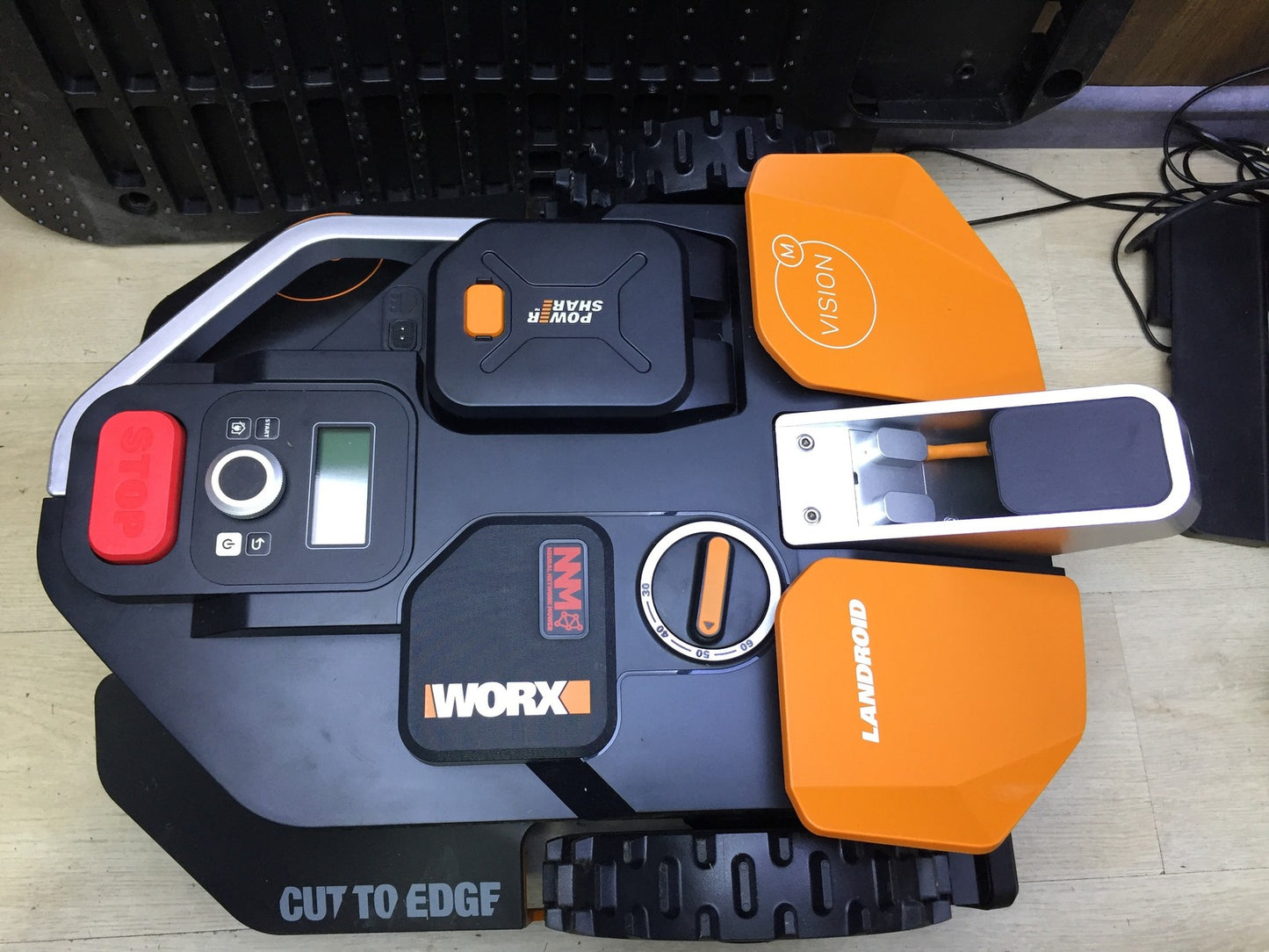 WORX Landroid Vision M600 Mähroboter WR206E.1 für Gärten bis 600m², I34187