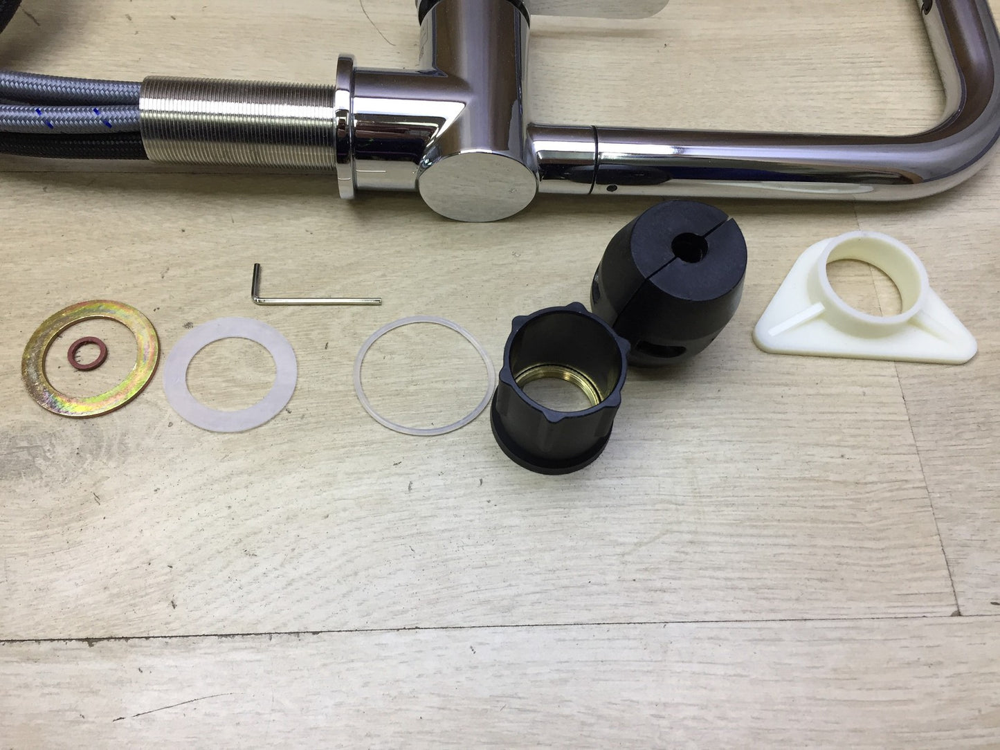 SCHÜTTE 79700 London Küchenarmatur mit ausziehbarer Brause, Wasserhahn, I34005