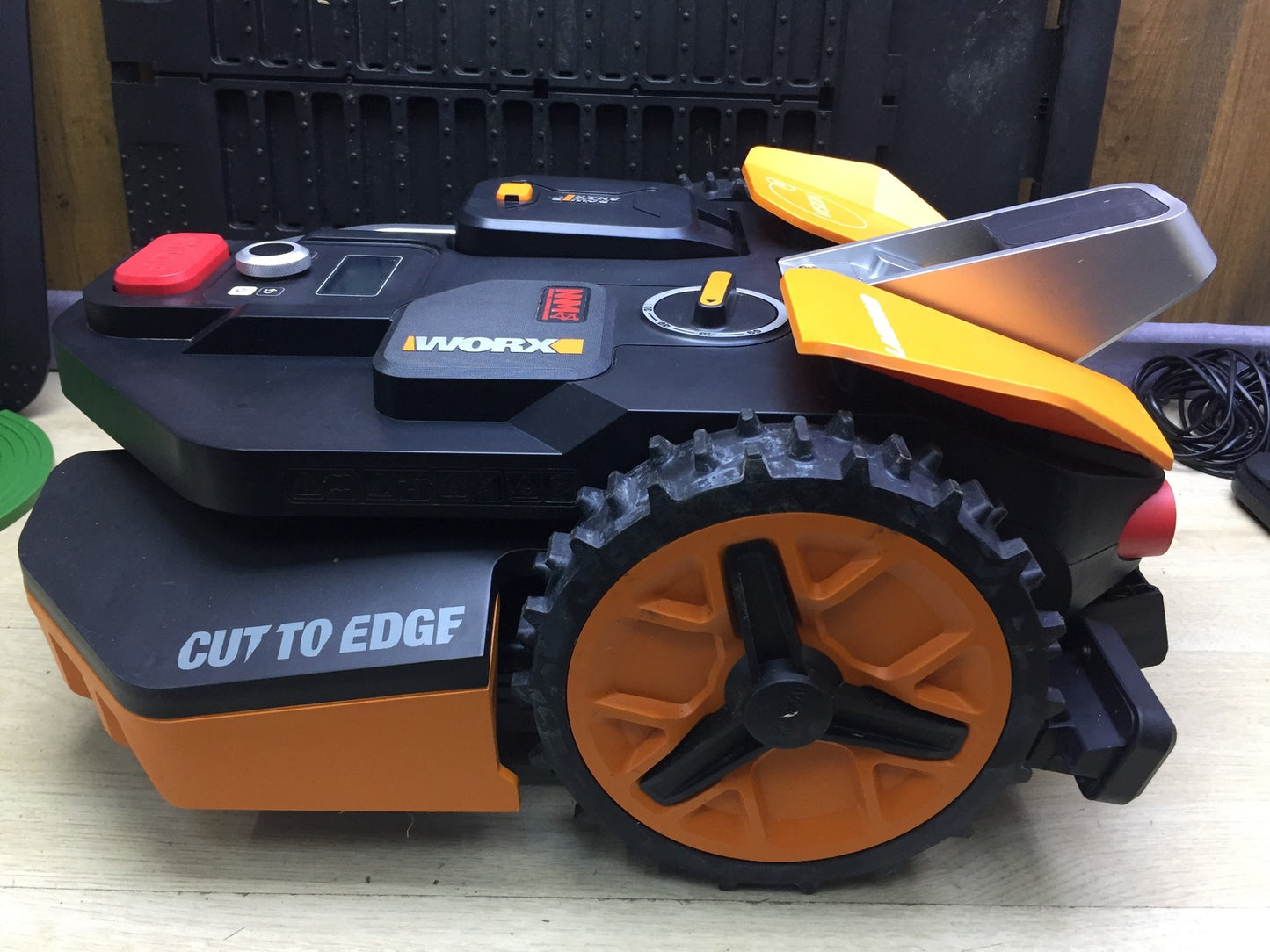 WORX Landroid Vision M600 Mähroboter WR206E.1 für Gärten bis 600m² I33585