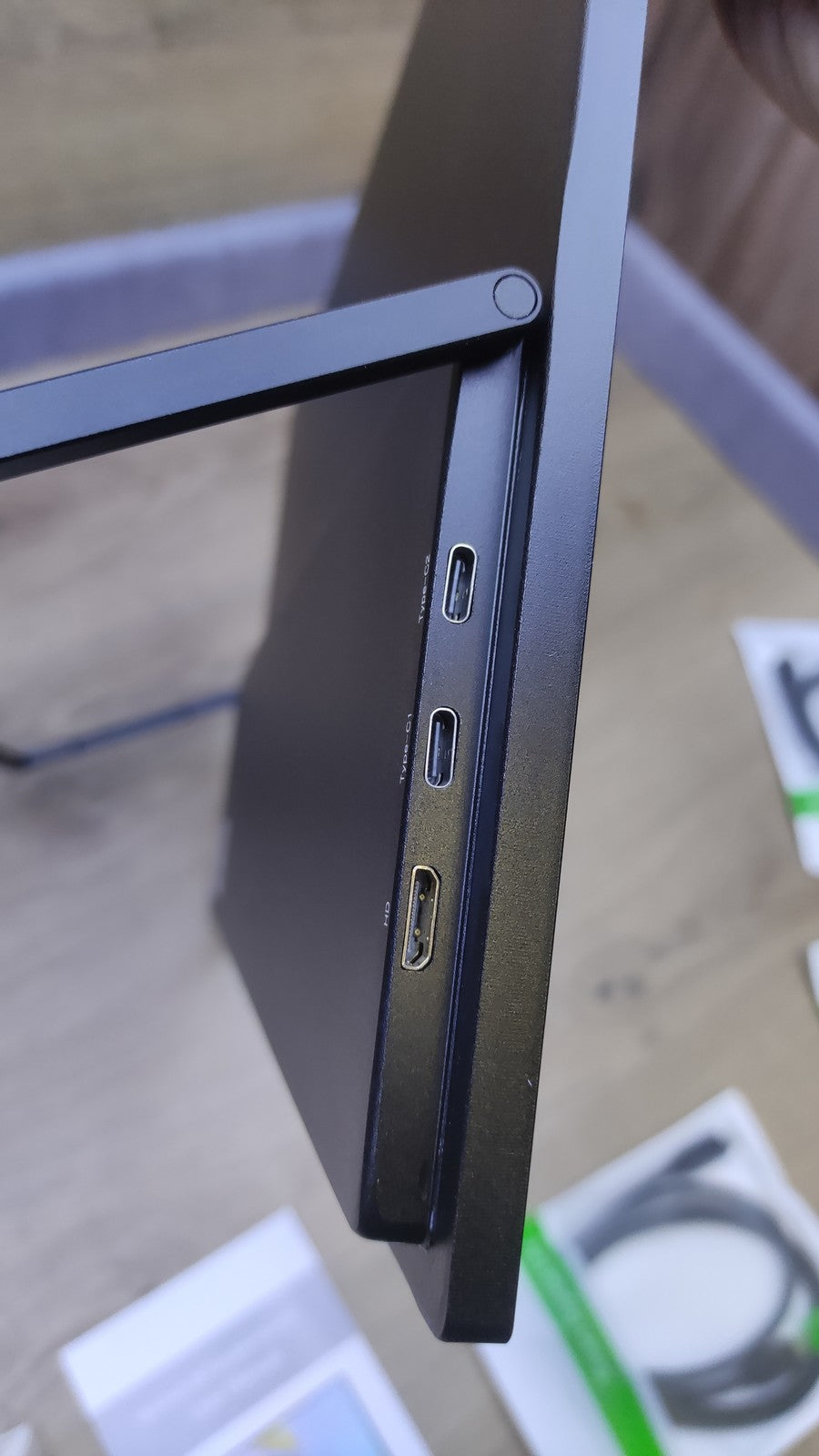 Uperfect Tragbarer 4K Monitor 18.4" QLED UHD 3840x2160 USB-C Mini-HDMI VESA