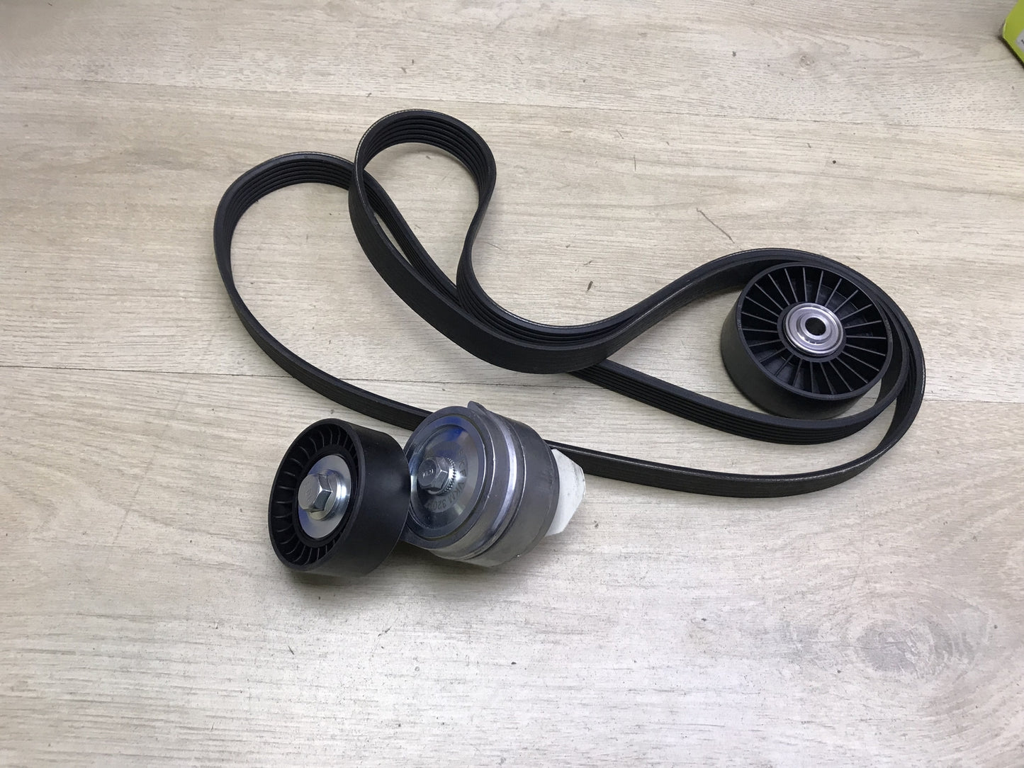 SKF VKMA 32039 Keilrippenriemensatz Schwarz I31073