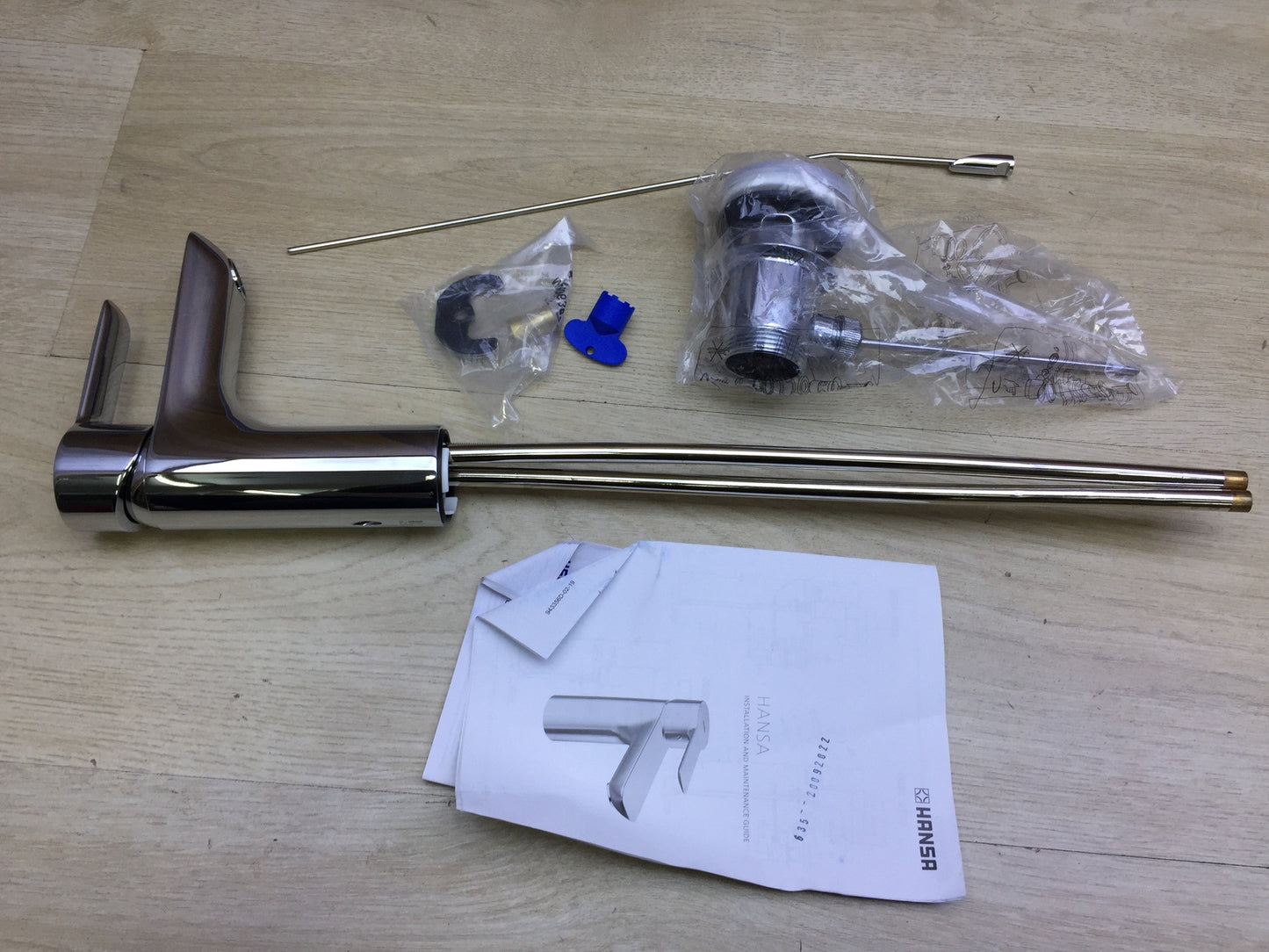 Hansa 06092103 Waschtischarmatur Hansaligna mit Ablaufgarnitur Wasserhahn I25532