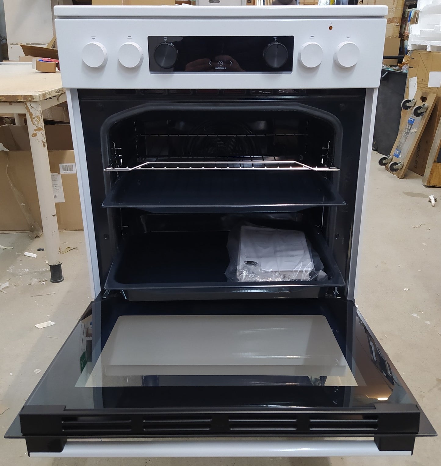 Gorenje GEC6C40WD Freistehender Elektro-Herd mit Glaskeramik EEK: A I34498