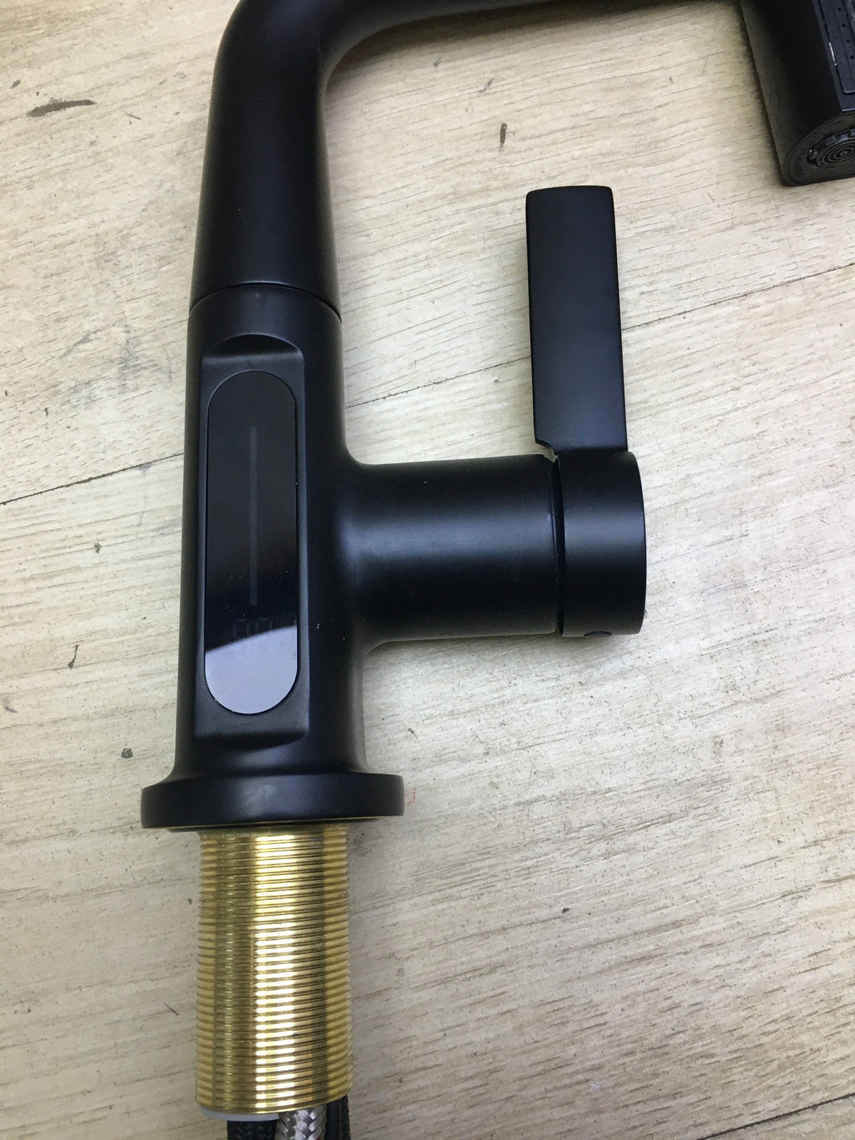 ESOP Küchenarmatur mit LED Temperaturanzeige, Wasserhahn, ausziehbar, I30729