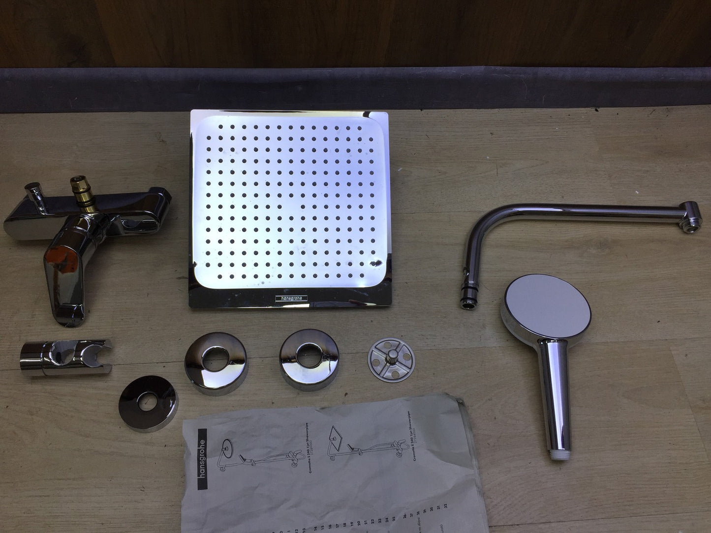 Hansgrohe 27284000 Duschsystem mit Einhebelmischer, I33054