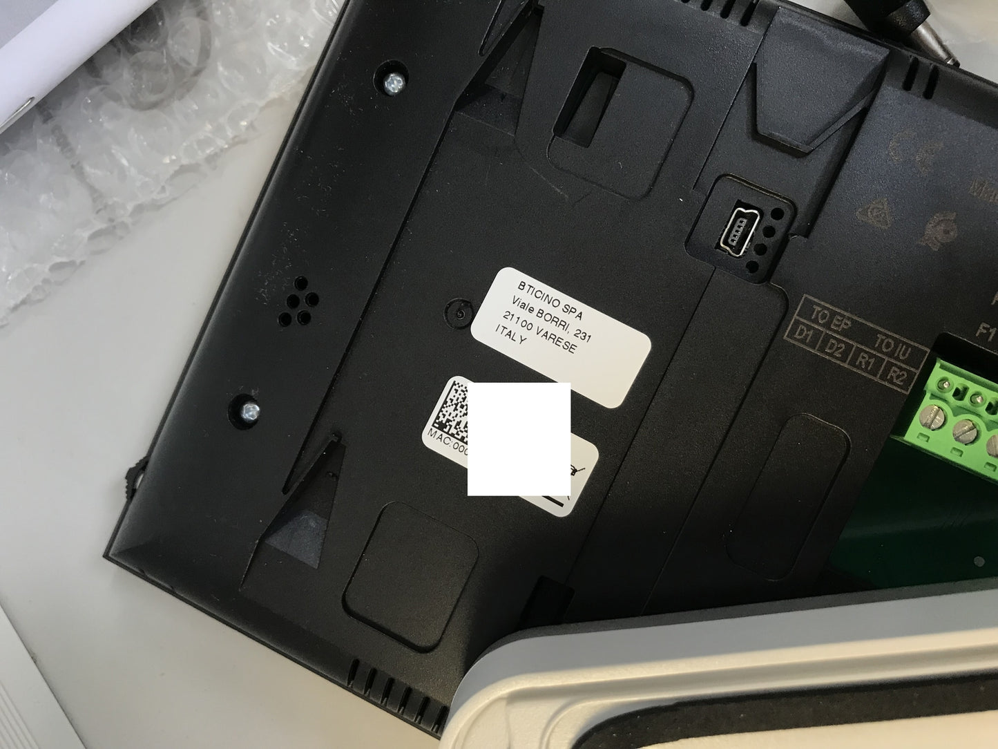 Bticino 318015 Easykit Video-Gegensprechanlage, Touchscreen 7 Zoll, I32204