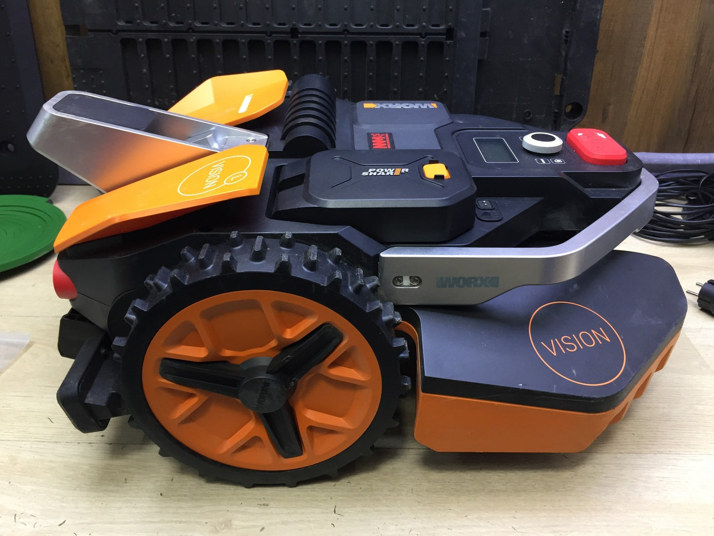 WORX Landroid Vision L1300 Mähroboter WR213E.1 für Gärten bis 1300m², I33690