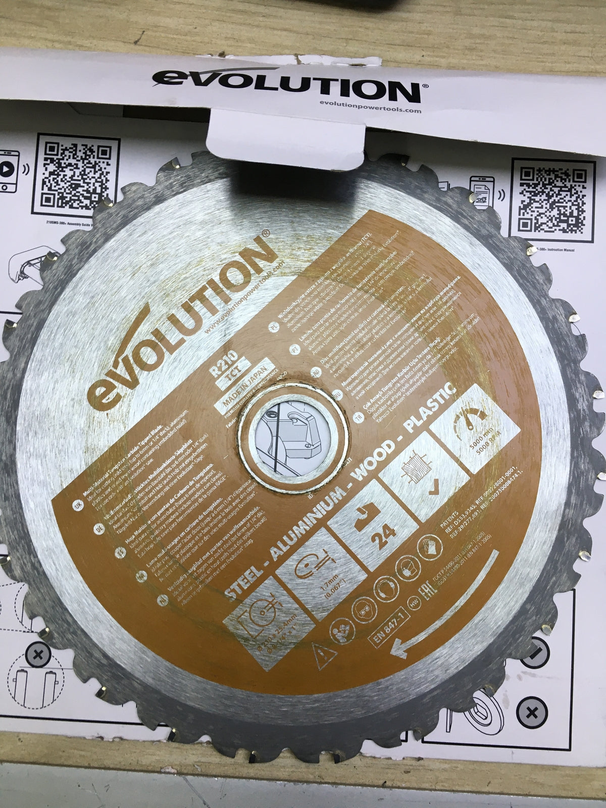 Evolution R210SMS-300+ Mehrzweck-Gleit-Gehrungssäge 210 mm, I31494