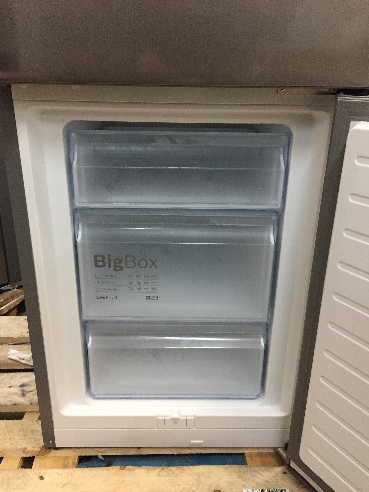 Bosch Serie 6 KGE398IBP Kühlschrank Gefrier-Kombination 343 L LowFrost VitaFresh