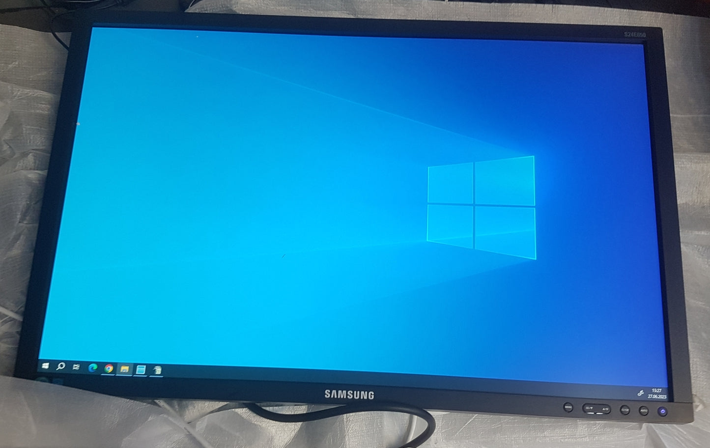 Samsung S24E650DW Monitor 24" 1920x1200 VGA DVI DP 16:10 IPS (PLS) Panel 60Hz