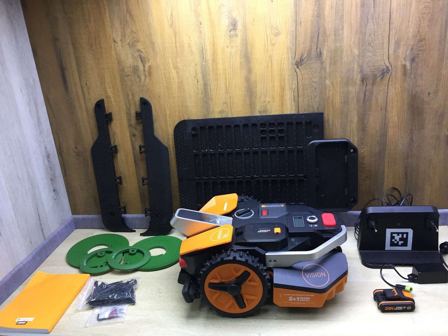 WORX Landroid Vision M550 Mähroboter WR205E für Gärten bis 550m² I33603