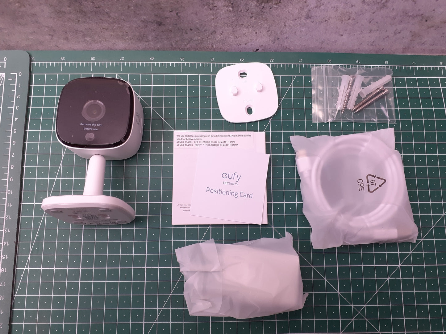 Eufy Security Solo IndoorCam C24 Überwachungskamera T8400, I16291