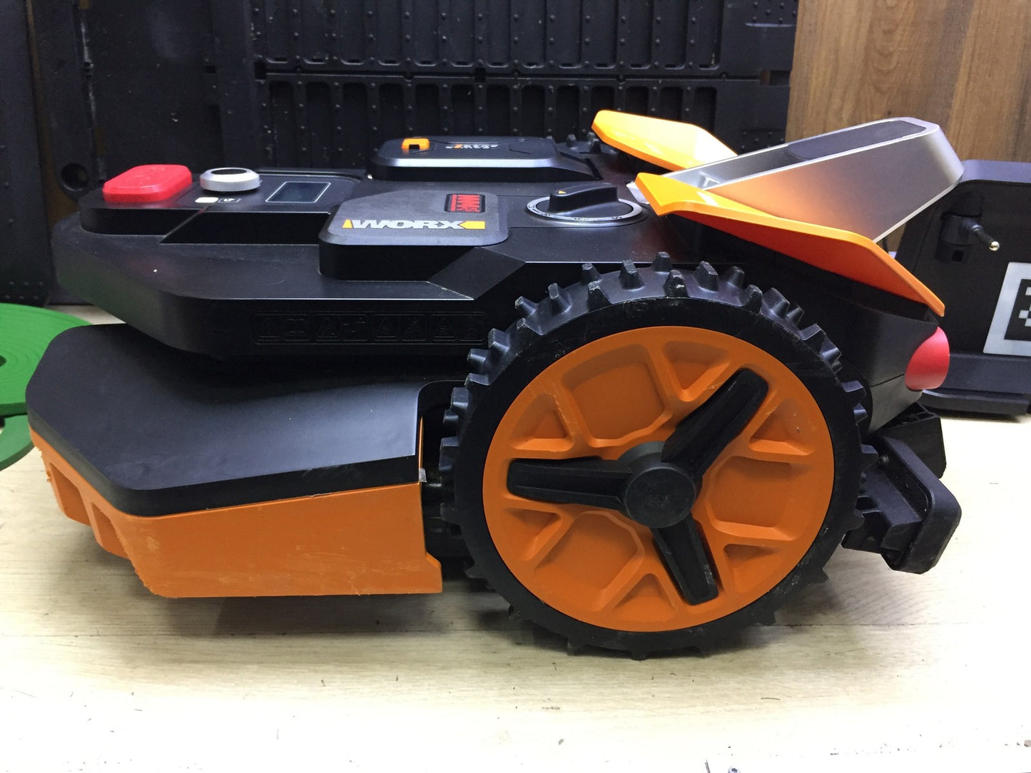 WORX Landroid Vision M600 Mähroboter WR206E.1 für Gärten bis 600m², I33979
