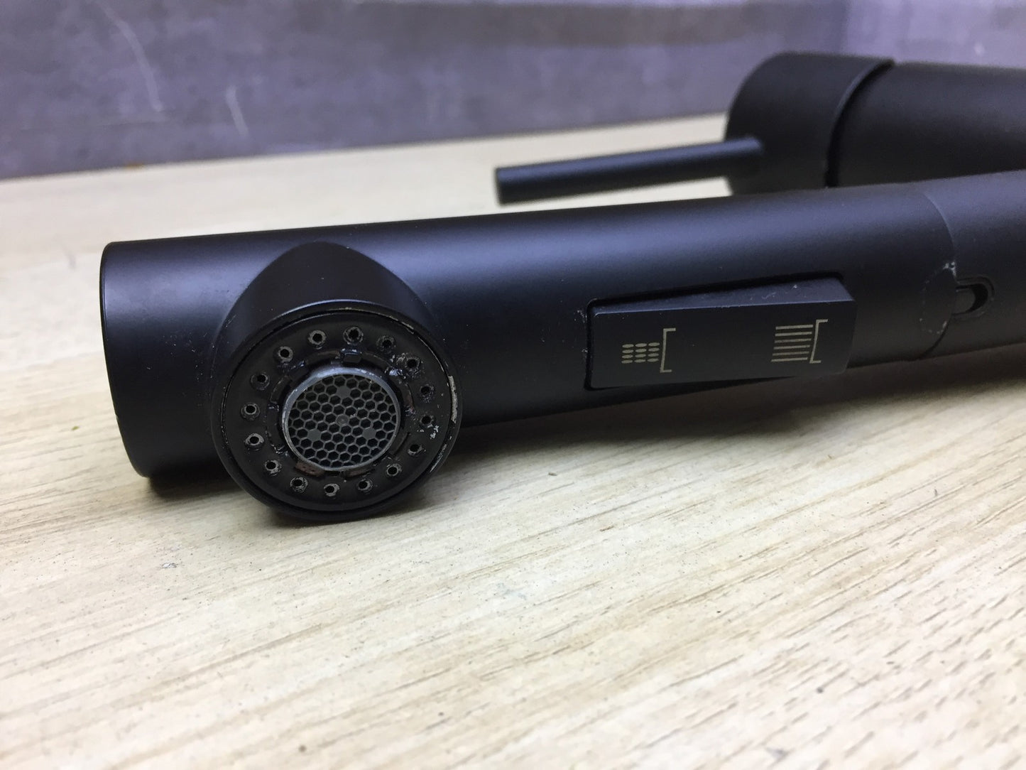 Bächlein Küchenarmatur mit ausziehbarer Brause, matt schwarz, Wasserhahn, I33781