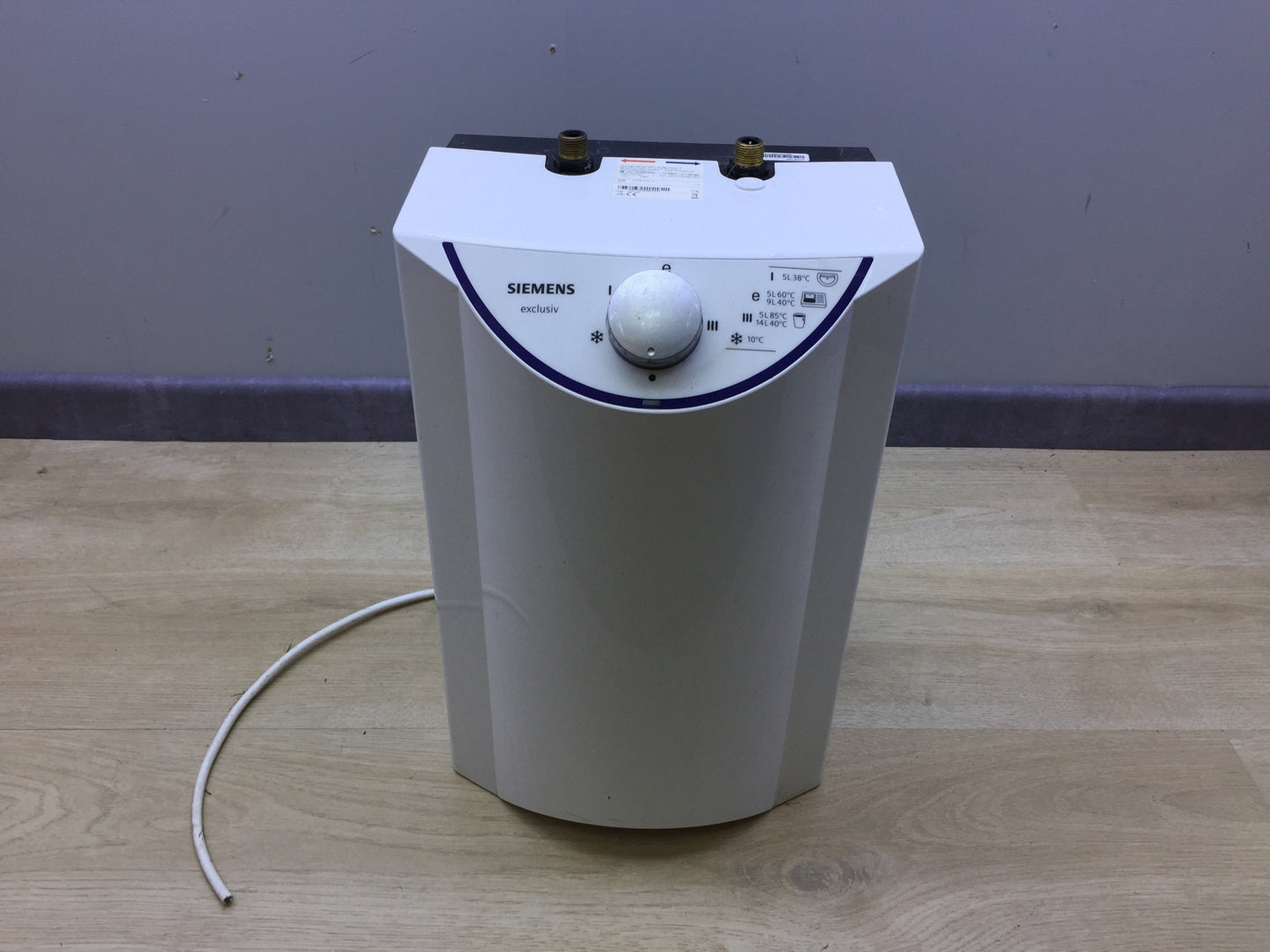 Siemens DO05705 Kleinspeicher Untertisch 5 L weiß, EEK:A, I18989