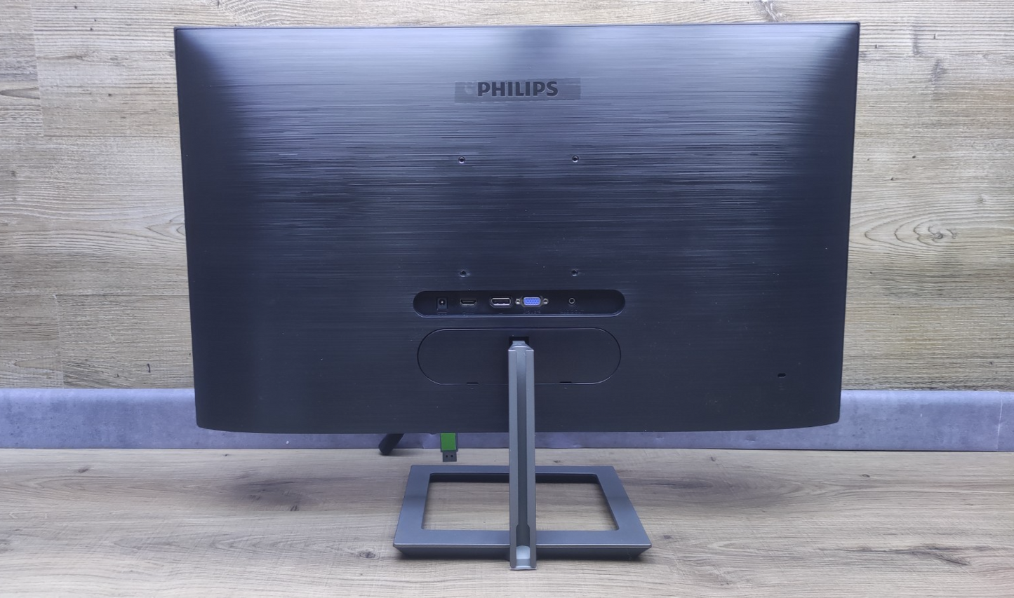 Philips 275E1S/00 LCD Monitor 27" 2560x1440 VGA HDMI AMD FreeSync 75Hz 4ms (GtG)