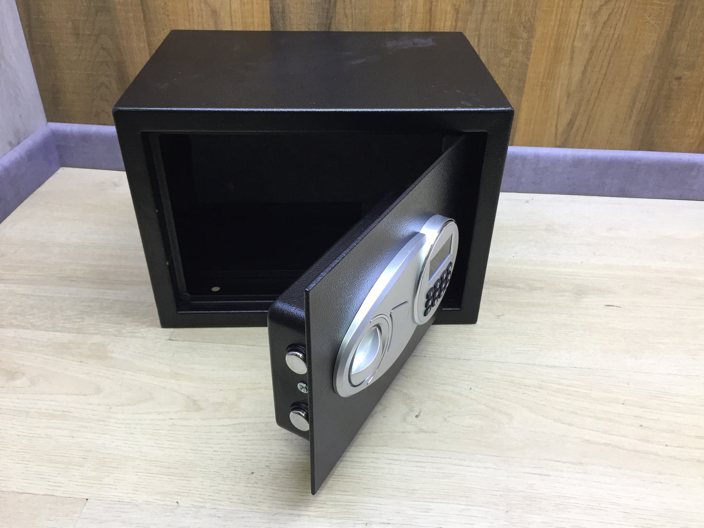 AmazonBasics Tresor 14 l, Schwarz, I25524