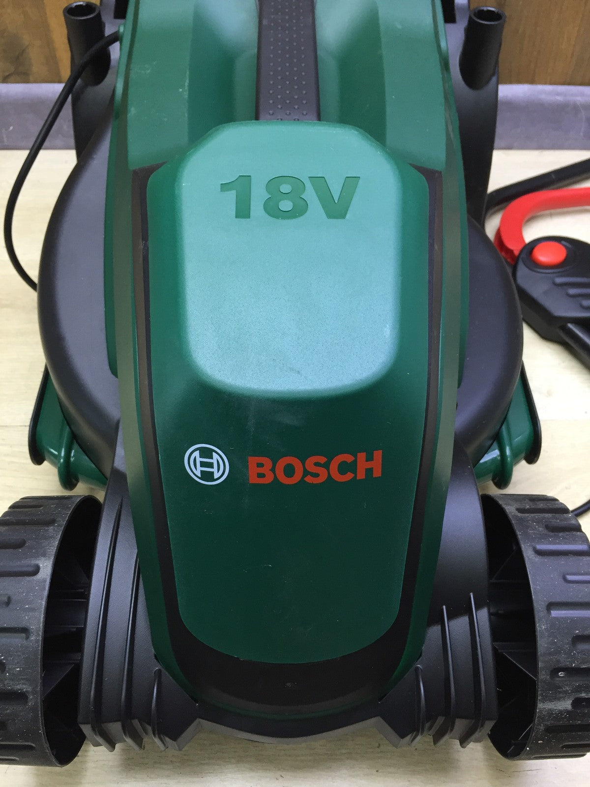 Bosch Akku-Rasenmäher EasyMower 18V-32-150 SOLO, bis zu 100 m2, I33731