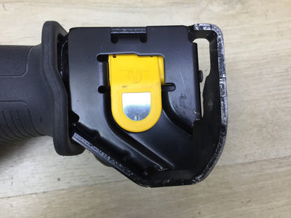 DeWalt DWE305 Elektro-Säbelsäge inkl. Koffer, I34119