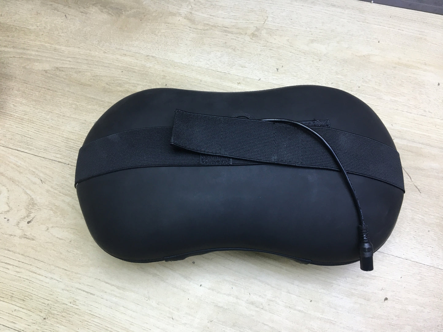 1byone Shiatsu Massagekissen Massagegerät Kissen für Rücken I31302