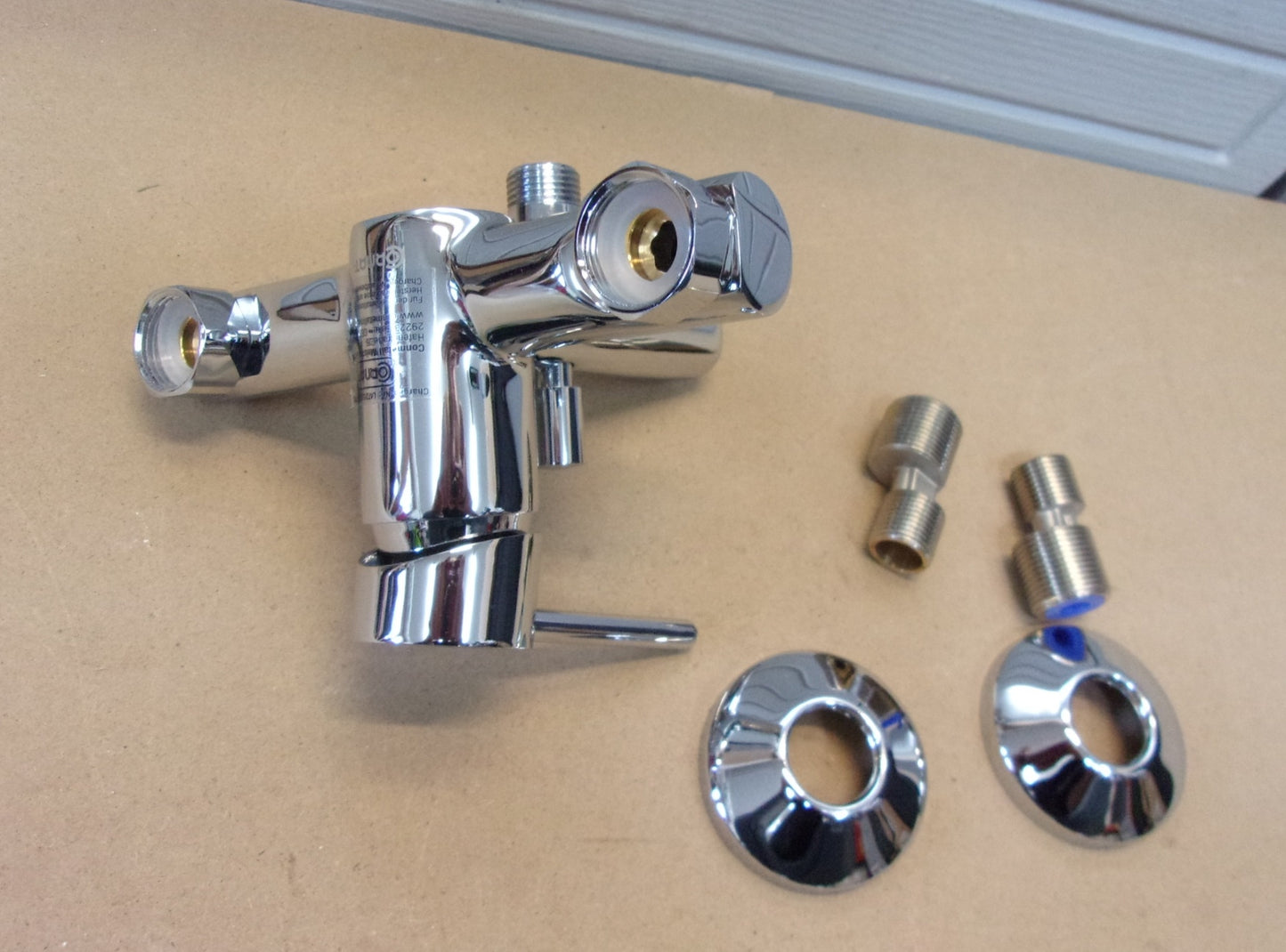 Cornat Bade-Einhebelarmatur "Calo" Hochwertiger Messingkörper, verchromt, I03929