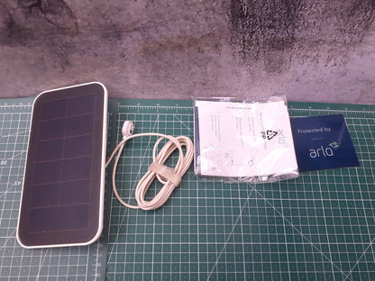 Arlo VMA5600 Solarpanel, wetterfest, 2,44m Magnet-Ladekabel, I17905