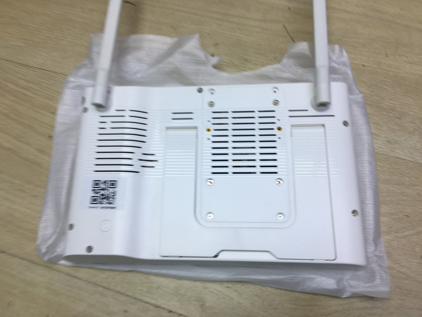 Hiseeu A017-V2.0 Überwachungsset mit 4 Kamera und Monitor, I31402