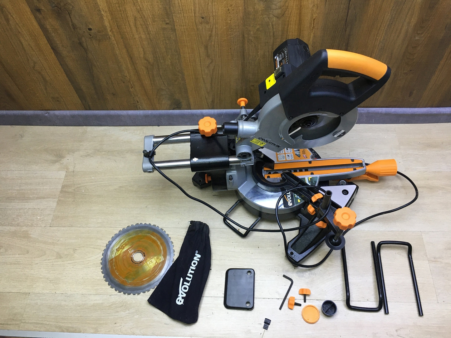 Evolution Rage 3S Gehrungssäge, 210 mm, I31523