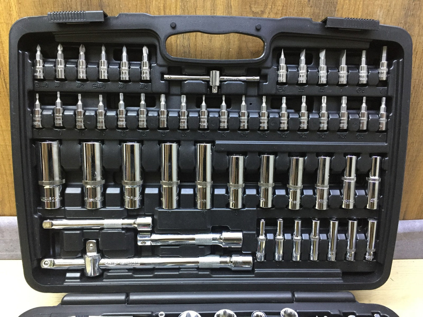 VIGOR Steckschlüsselsatz V2461, 172-teiliges Werkzeug-Set, I33289
