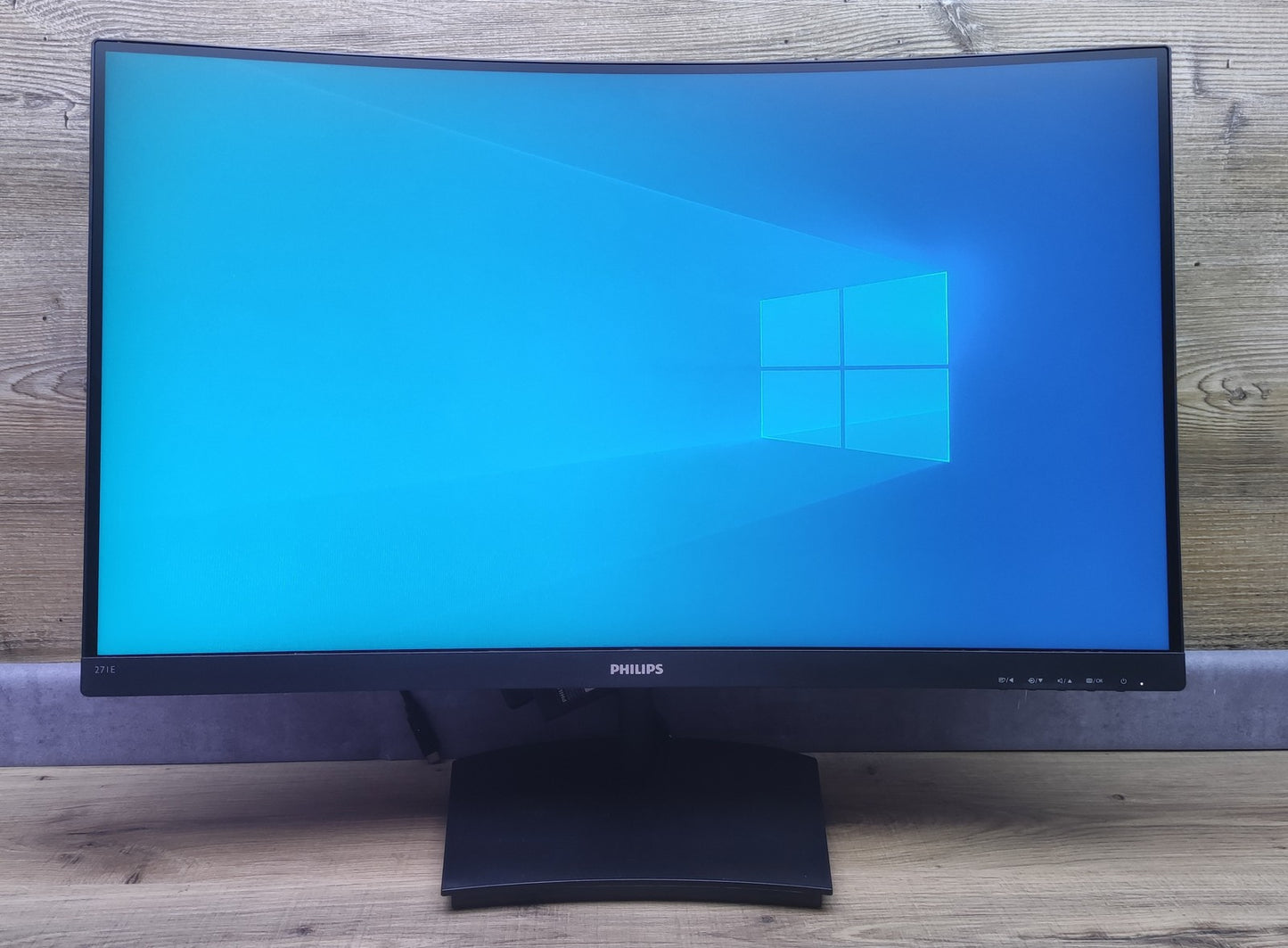 Philips 271E1SCA/00 Monitor 27" Curved FHD 1920x1080 VGA HDMI AMD FreeSync 75Hz 